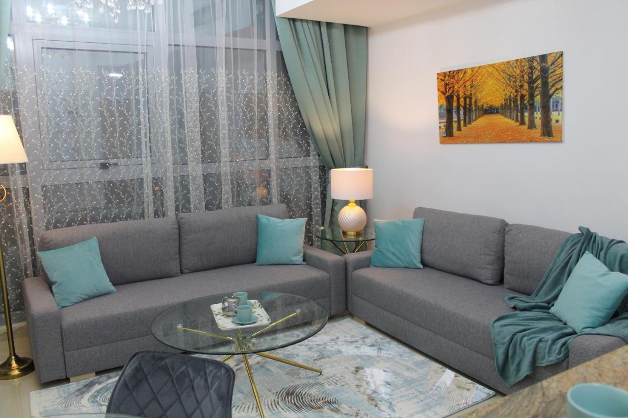 Newly Furnished One Bedroom Apartment Next To Metro & Beach In Marina Residence دبي المظهر الخارجي الصورة