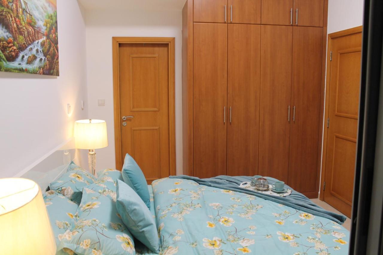 Newly Furnished One Bedroom Apartment Next To Metro & Beach In Marina Residence دبي المظهر الخارجي الصورة
