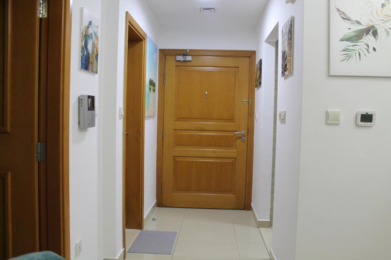 Newly Furnished One Bedroom Apartment Next To Metro & Beach In Marina Residence دبي المظهر الخارجي الصورة
