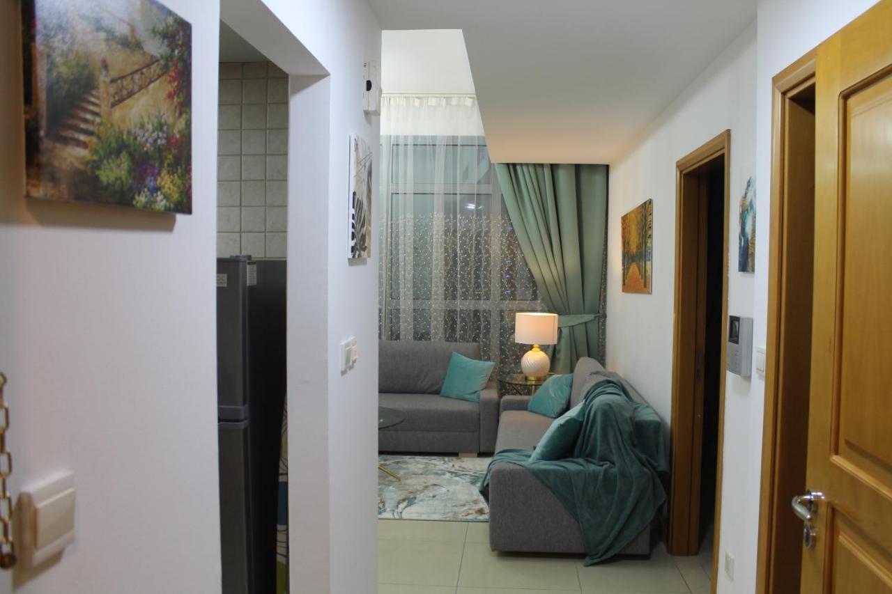 Newly Furnished One Bedroom Apartment Next To Metro & Beach In Marina Residence دبي المظهر الخارجي الصورة