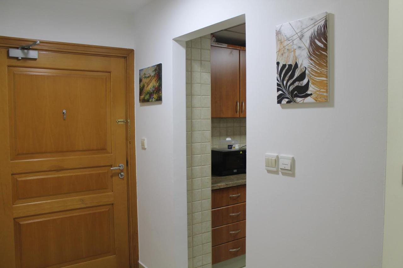 Newly Furnished One Bedroom Apartment Next To Metro & Beach In Marina Residence دبي المظهر الخارجي الصورة