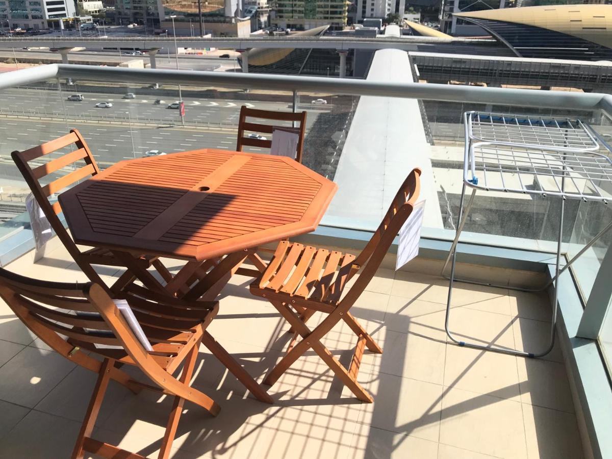 Newly Furnished One Bedroom Apartment Next To Metro & Beach In Marina Residence دبي المظهر الخارجي الصورة